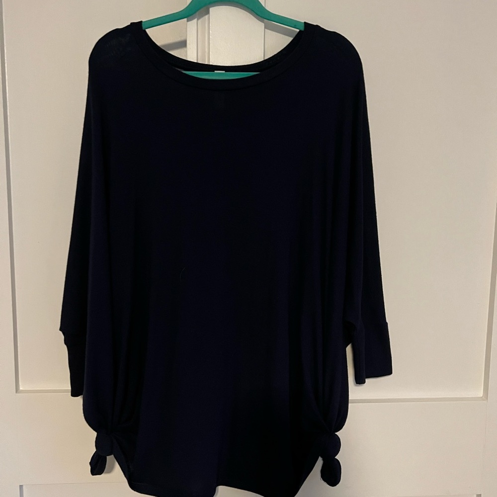 Long flowy mid sleeve top
